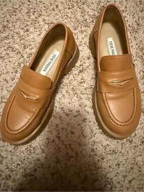 Steve Madden Tan Leather Penny Loafers